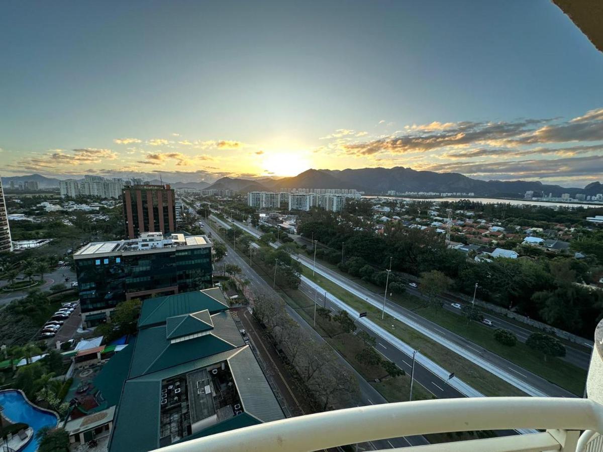 Flat Com Vista Panoramica -15- Na Barra Da Tijuca - Estacionamento Gratuito - Frigobar - Ar Condicionado - Piscina - Academia - Balsa Para Praia Gratis - Varanda - Vista Parcial Mar E Lagoa Rio de Janeiro Zewnętrze zdjęcie