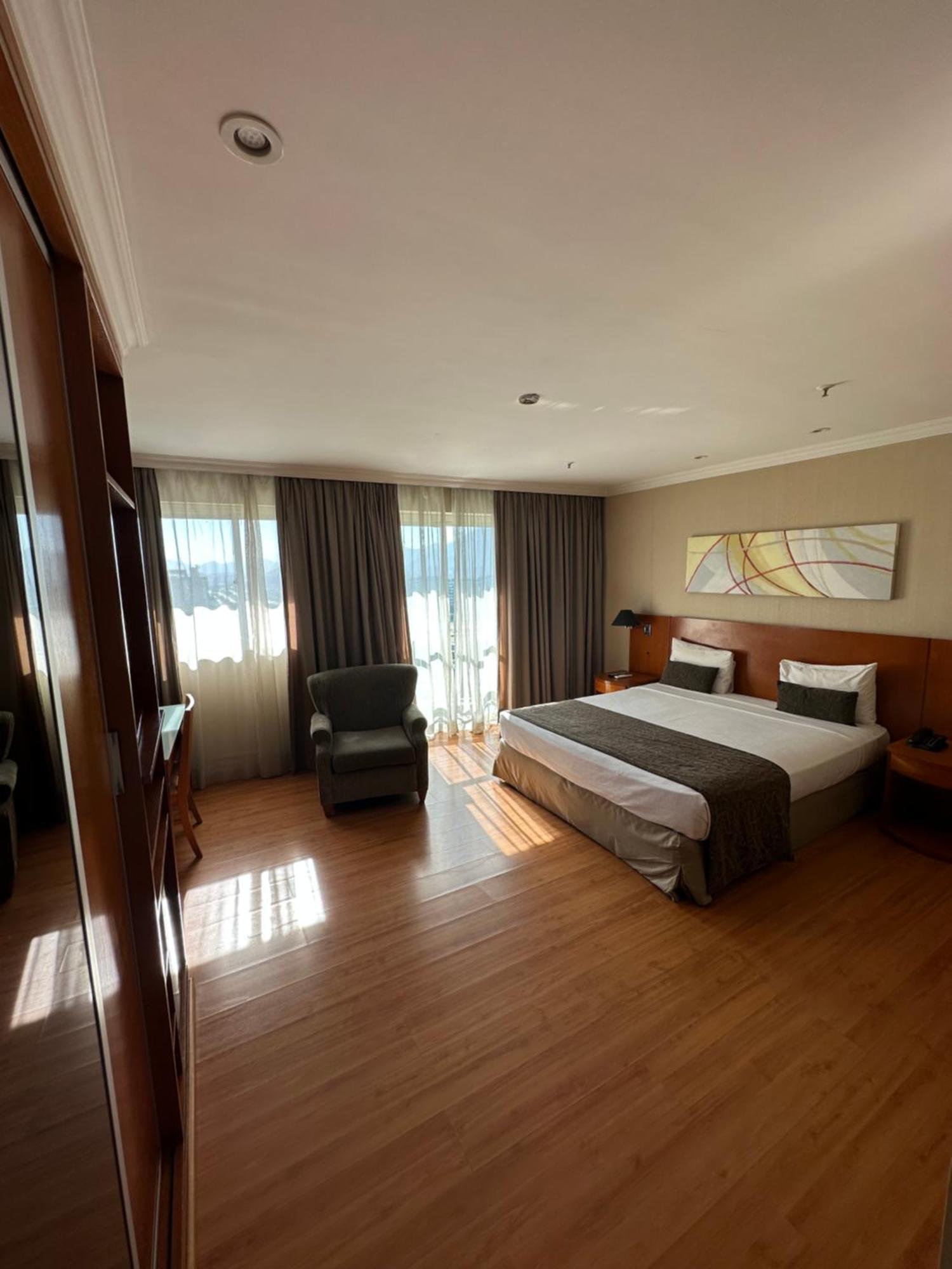 Flat Com Vista Panoramica -15- Na Barra Da Tijuca - Estacionamento Gratuito - Frigobar - Ar Condicionado - Piscina - Academia - Balsa Para Praia Gratis - Varanda - Vista Parcial Mar E Lagoa Rio de Janeiro Zewnętrze zdjęcie