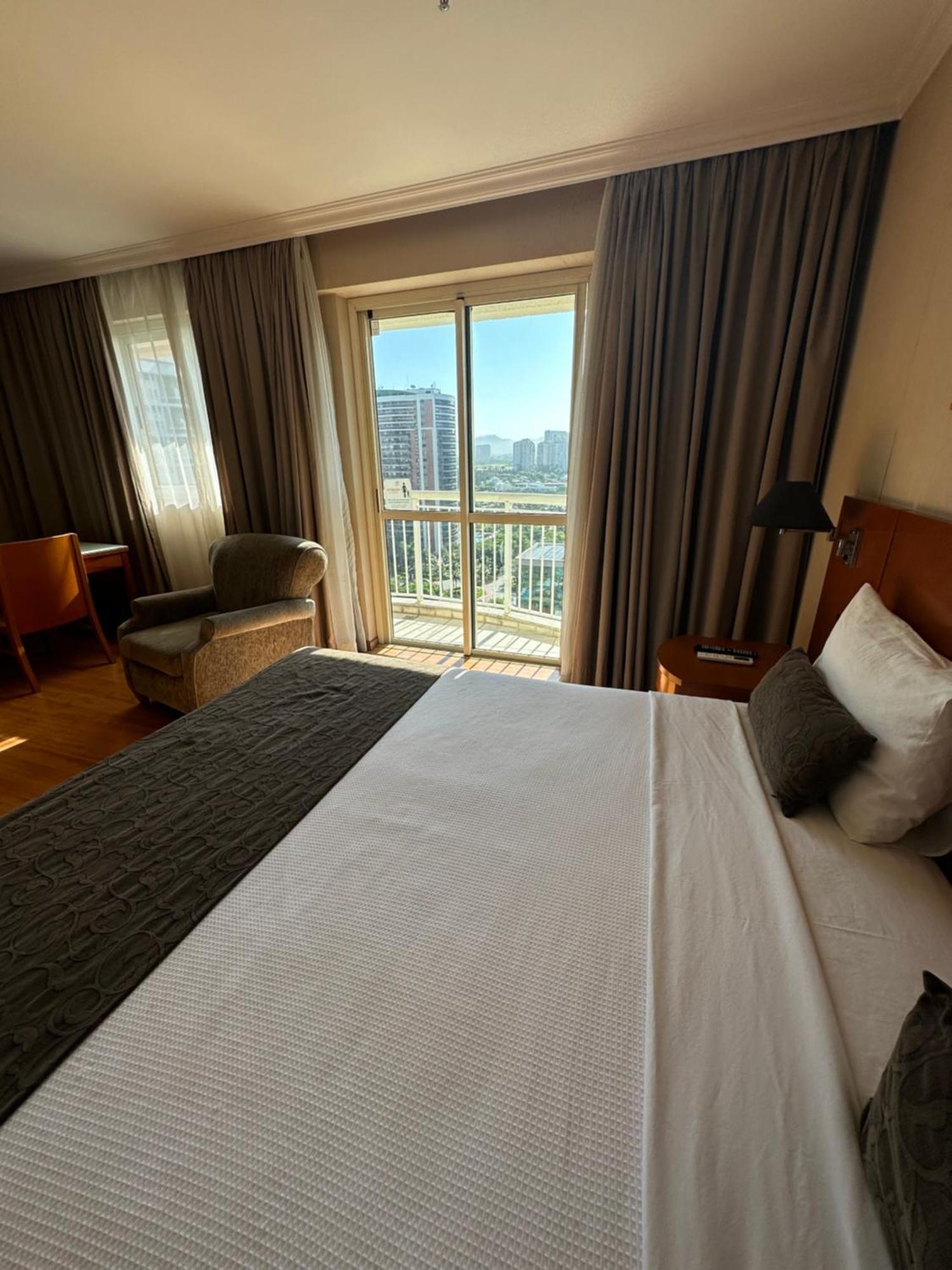 Flat Com Vista Panoramica -15- Na Barra Da Tijuca - Estacionamento Gratuito - Frigobar - Ar Condicionado - Piscina - Academia - Balsa Para Praia Gratis - Varanda - Vista Parcial Mar E Lagoa Rio de Janeiro Zewnętrze zdjęcie