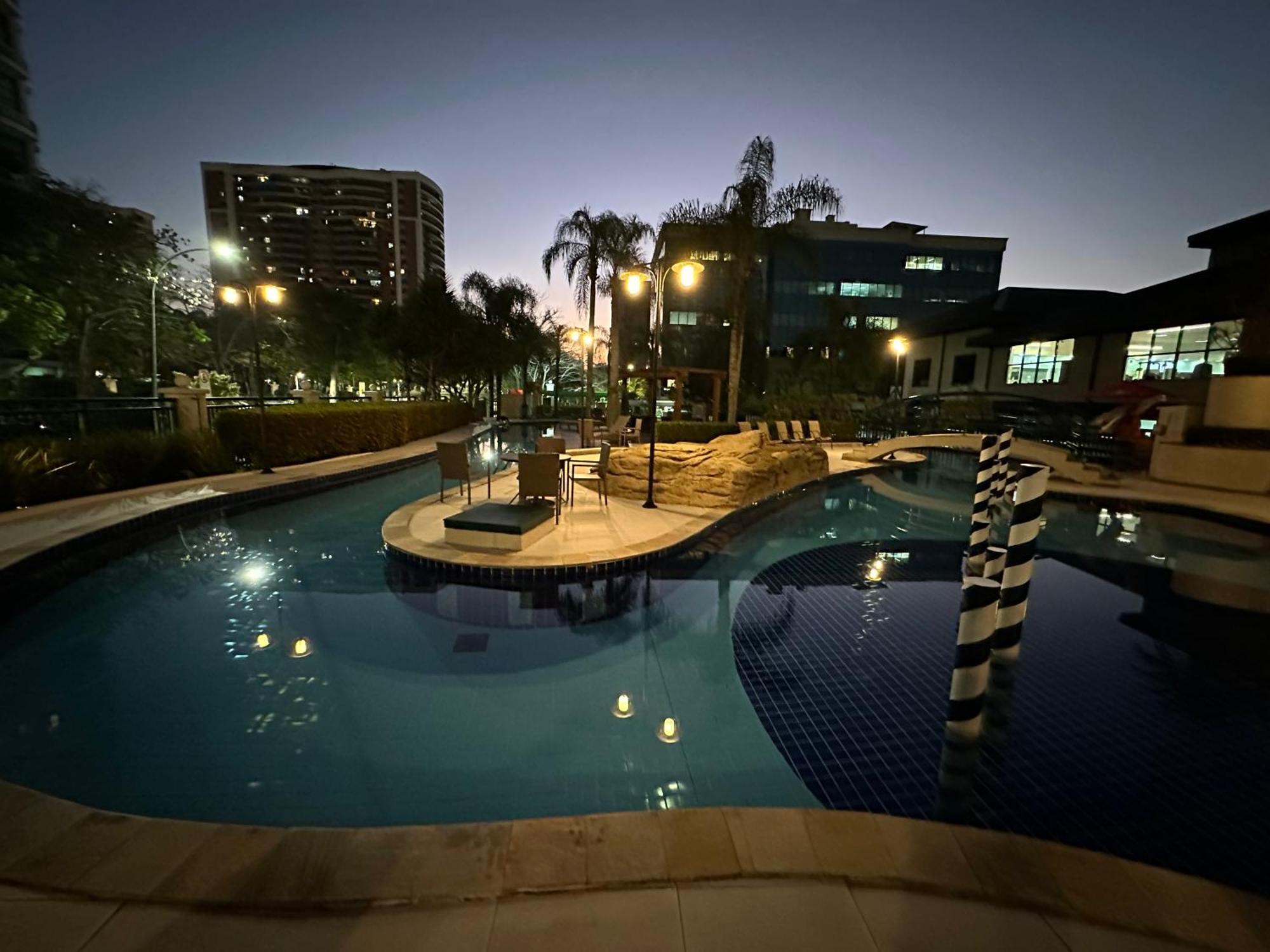 Flat Com Vista Panoramica -15- Na Barra Da Tijuca - Estacionamento Gratuito - Frigobar - Ar Condicionado - Piscina - Academia - Balsa Para Praia Gratis - Varanda - Vista Parcial Mar E Lagoa Rio de Janeiro Zewnętrze zdjęcie