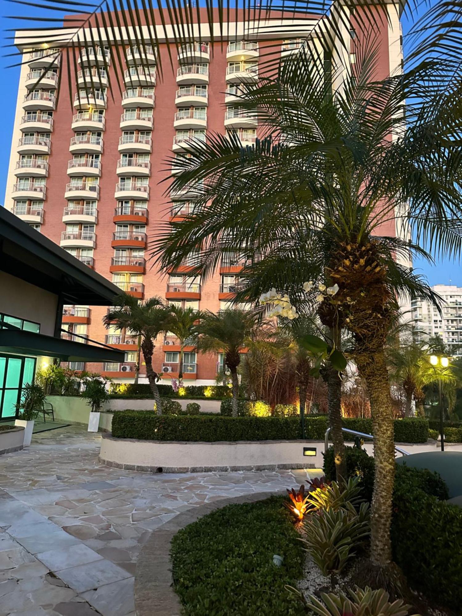Flat Com Vista Panoramica -15- Na Barra Da Tijuca - Estacionamento Gratuito - Frigobar - Ar Condicionado - Piscina - Academia - Balsa Para Praia Gratis - Varanda - Vista Parcial Mar E Lagoa Rio de Janeiro Zewnętrze zdjęcie
