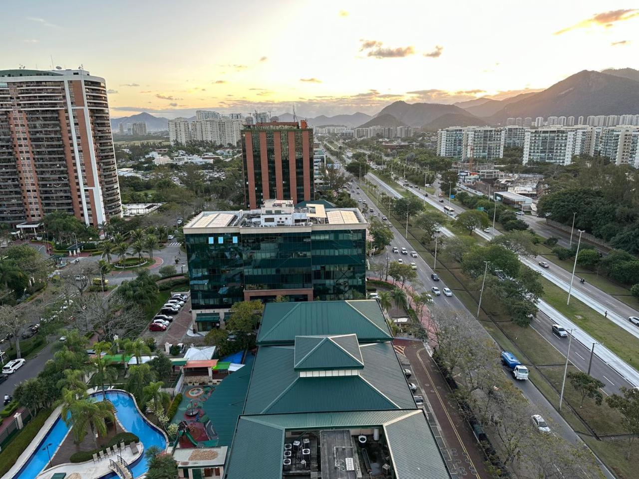Flat Com Vista Panoramica -15- Na Barra Da Tijuca - Estacionamento Gratuito - Frigobar - Ar Condicionado - Piscina - Academia - Balsa Para Praia Gratis - Varanda - Vista Parcial Mar E Lagoa Rio de Janeiro Zewnętrze zdjęcie