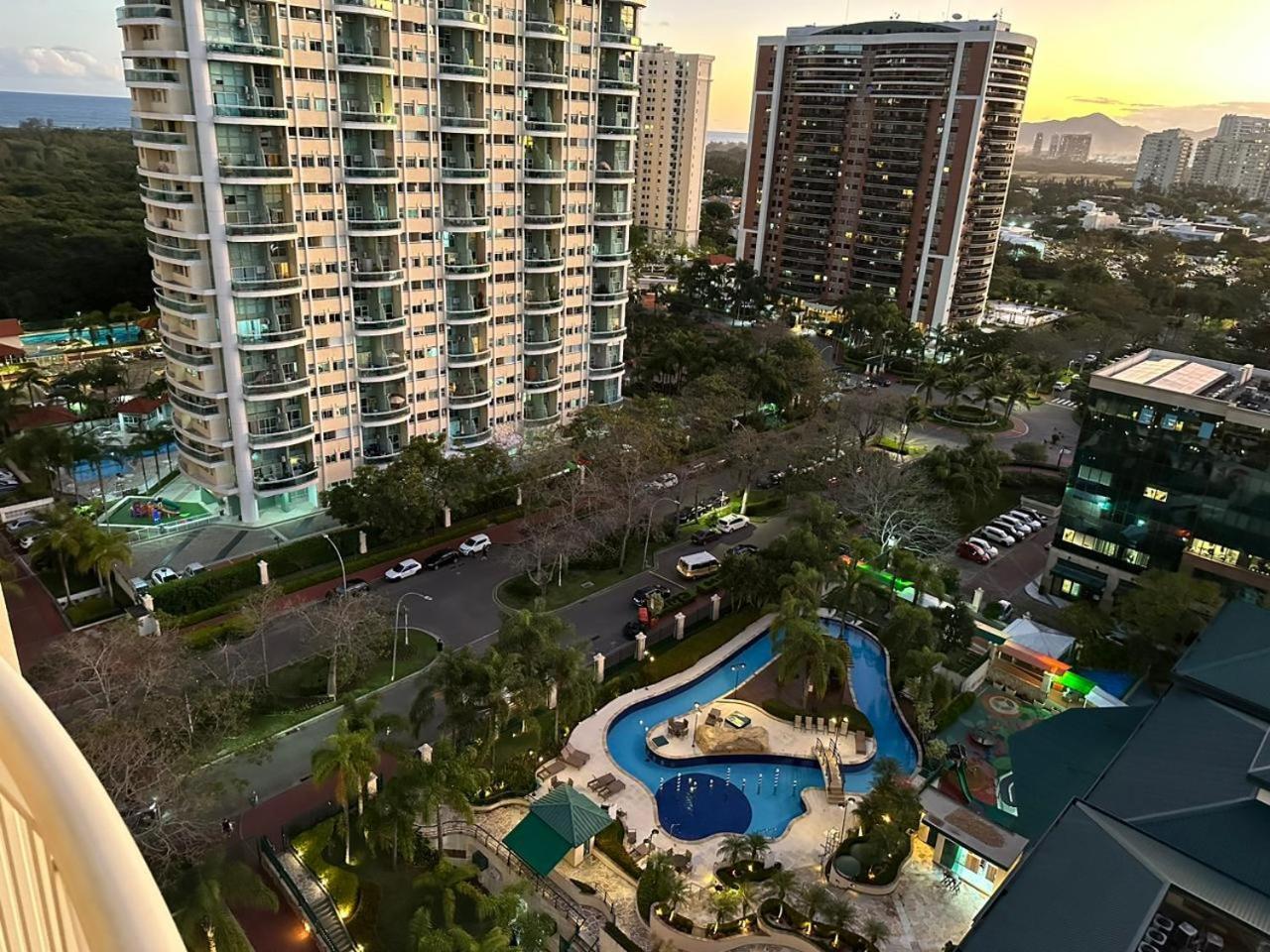Flat Com Vista Panoramica -15- Na Barra Da Tijuca - Estacionamento Gratuito - Frigobar - Ar Condicionado - Piscina - Academia - Balsa Para Praia Gratis - Varanda - Vista Parcial Mar E Lagoa Rio de Janeiro Zewnętrze zdjęcie